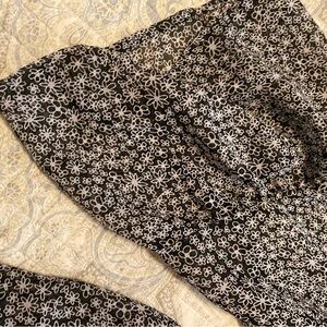 Cute maternity top !